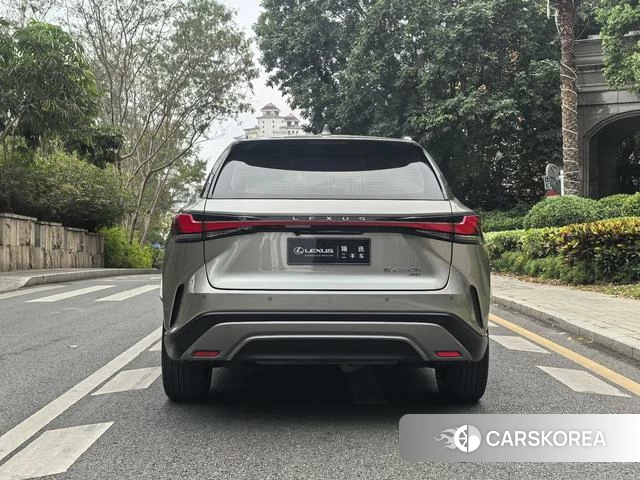 Lexus RX 2023 Серебристо-серый из Китая, фото 3