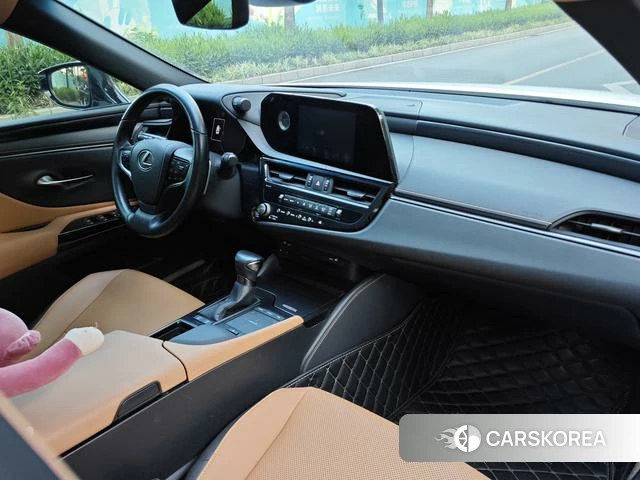 Lexus ES id 4278043 из Китая 14