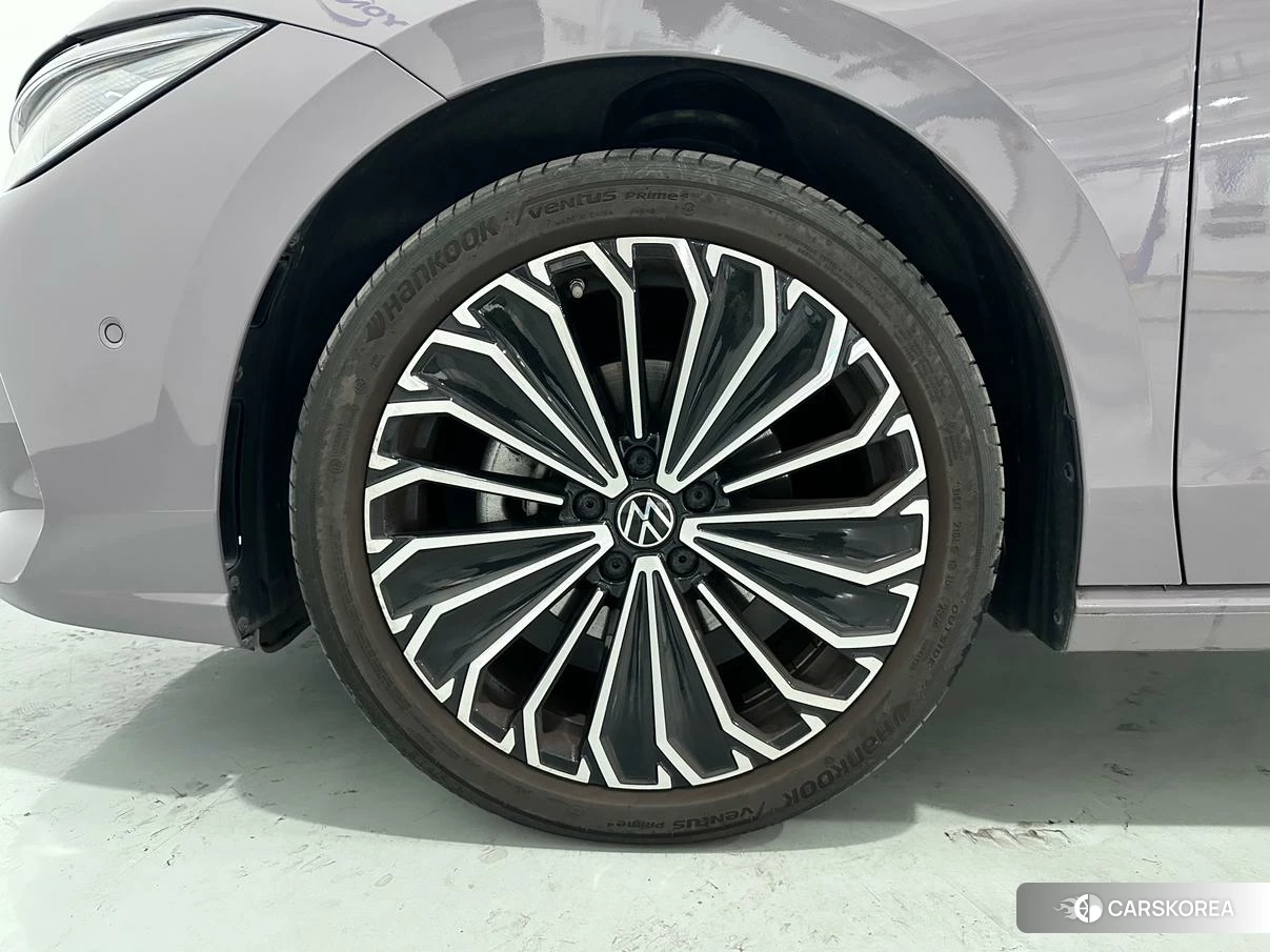Volkswagen Passat 2024 Серебристо-серый из Китая, фото 3