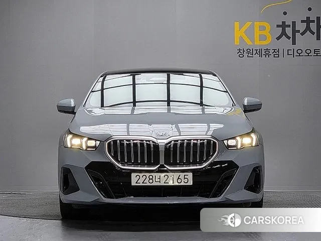 BMW 5 Series (G60) id 3570569 из Кореи 13