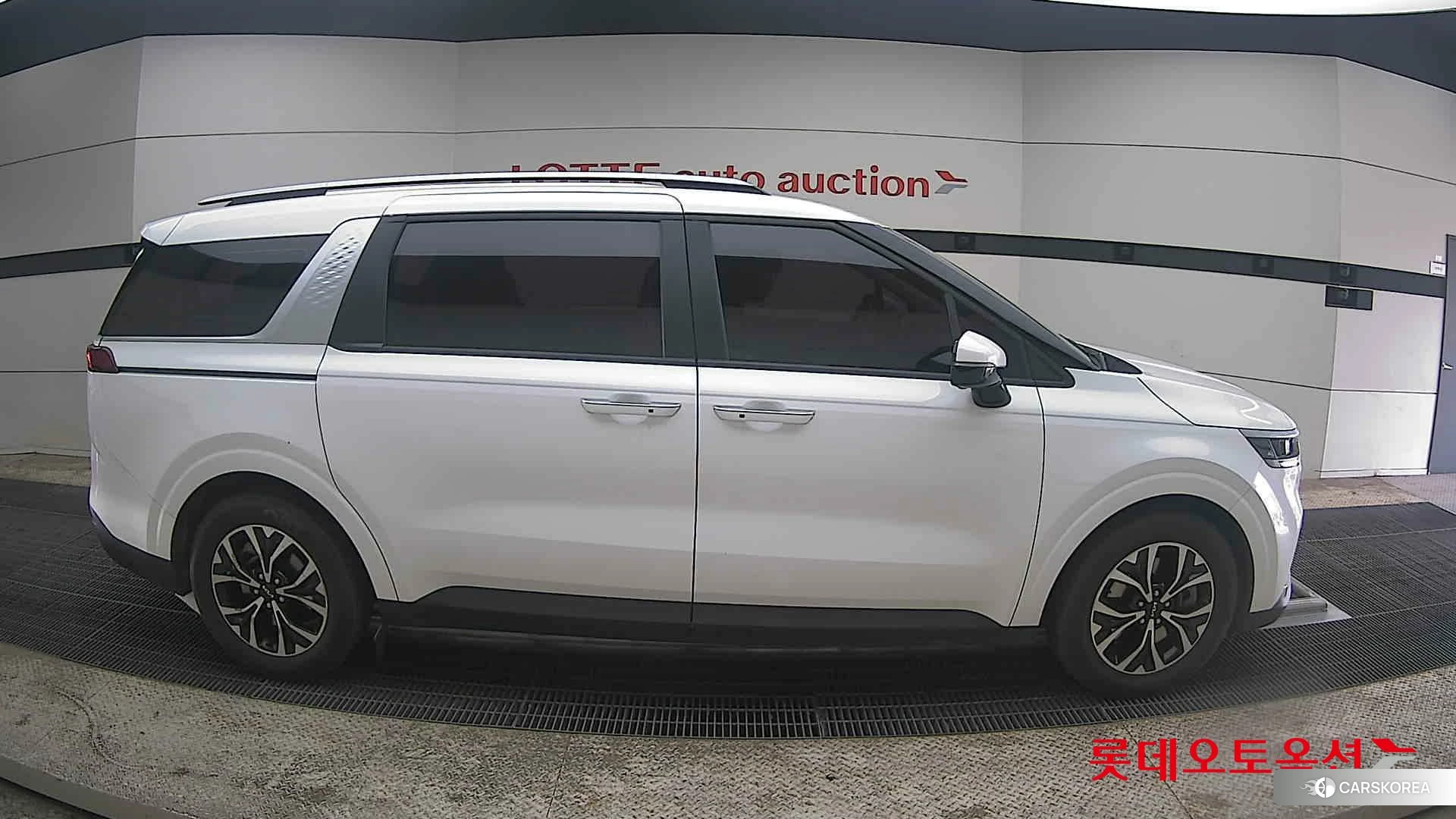 Kia Carnival id 3888419 из Кореи 23