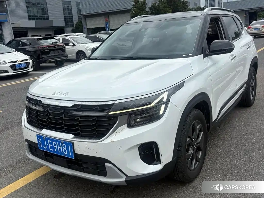 Kia Seltos 2023 Белый из Китая, фото 3