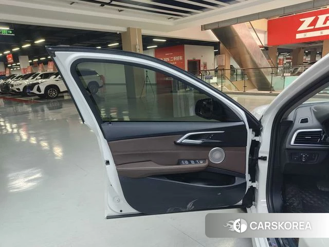BMW 1 series id 4359512 из Китая 23