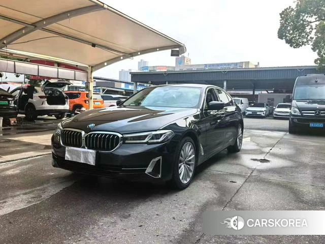 BMW 5 series 2022 Черный из Китая, фото 3