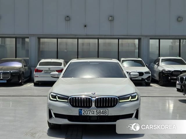 BMW 5 Series (G30) 2021 Белый из Кореи, фото 4