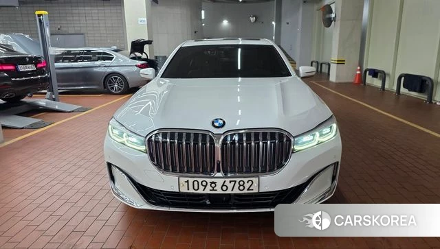 BMW 7 Series (G11) 2021 Белый из Кореи, фото 3