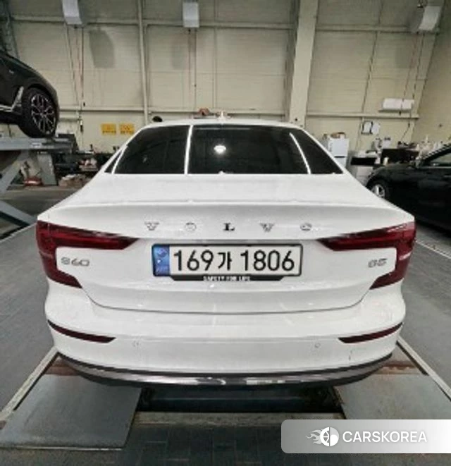 Volvo S60 3rd generation 2023 Белый из Кореи, фото 3