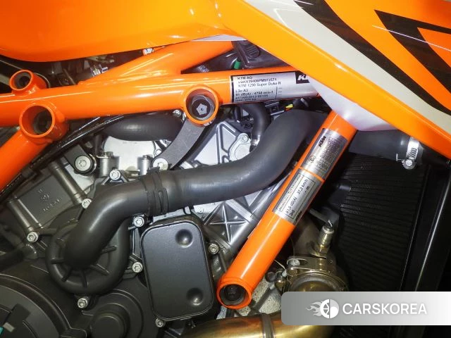 Проданный KTM 1290 SUPER DUKE R id 3996526 из Японии, фото 17