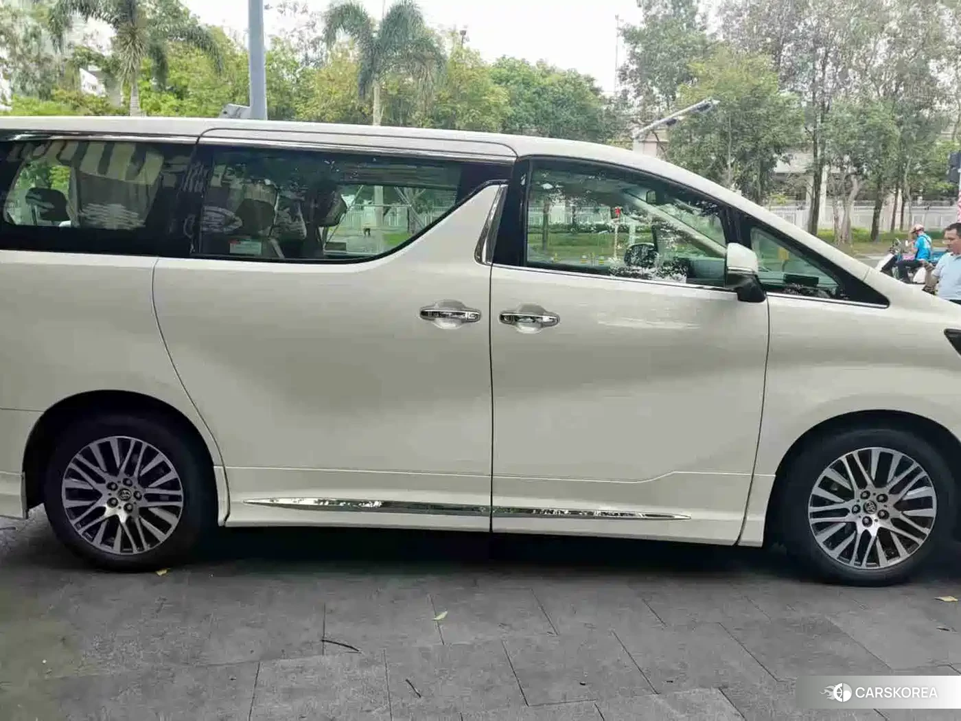 Toyota Alphard id 4538757 из Китая 9