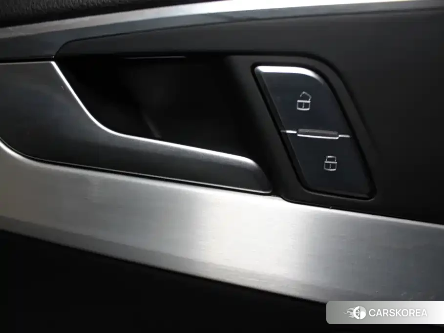 Audi A4L id 4674534 из Китая 8