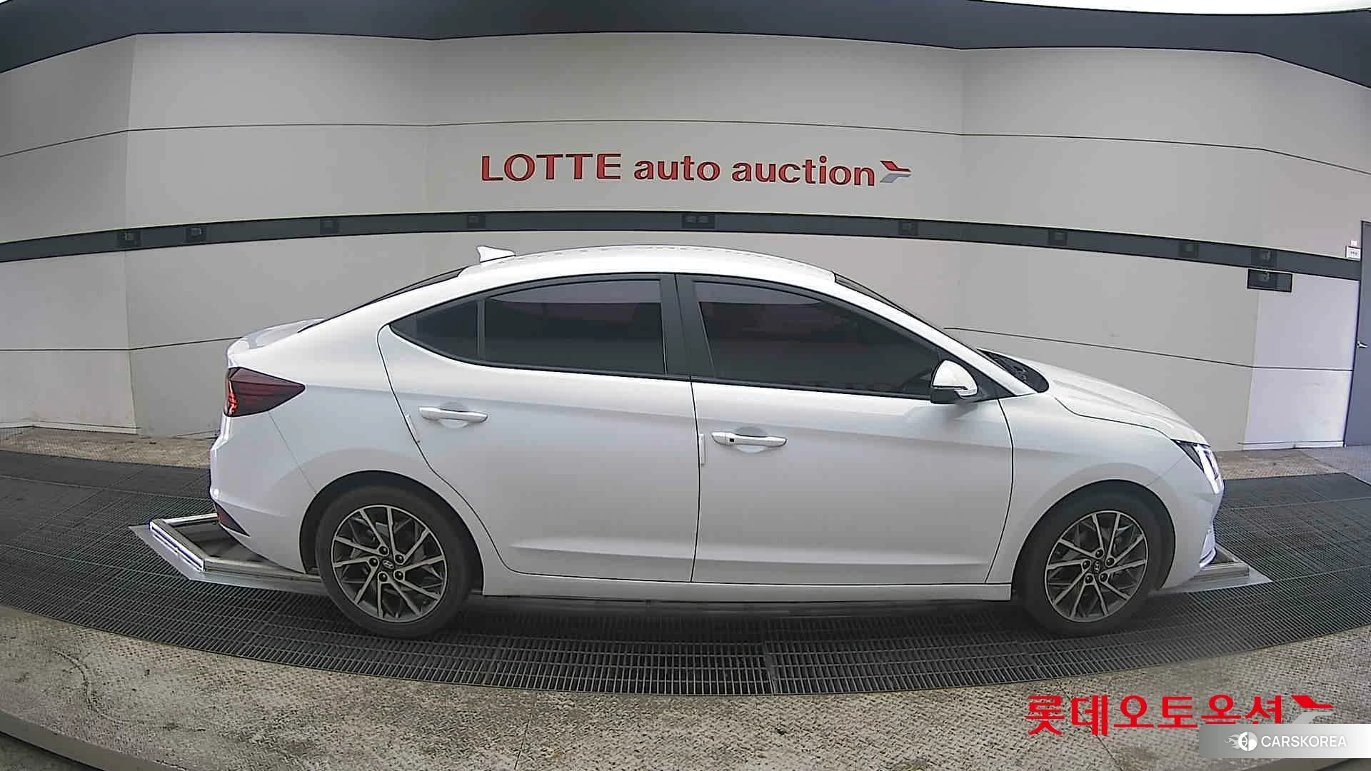 Hyundai Avante id 3881984 из Кореи 23