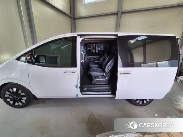 Hyundai Staria 2025 Белый из Кореи, фото 3