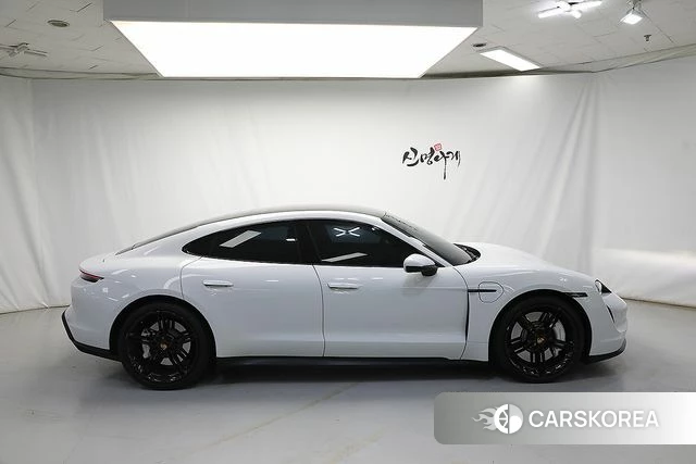 Porsche Taycan id 3889320 из Кореи 13