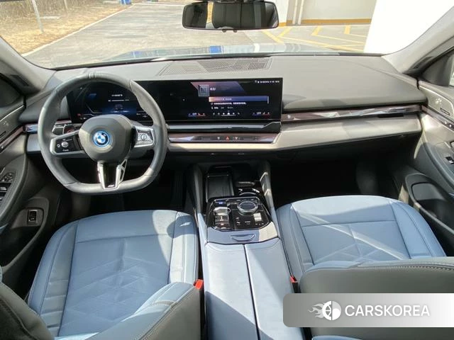 BMW i5 2025 Темно-серый из Китая, фото 3