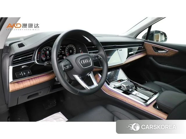 Audi Q7 2021 Черный из Китая, фото 3