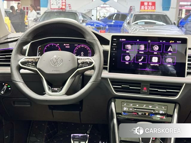 Volkswagen Tiguan L 2022 Серебристо-серый из Китая, фото 6