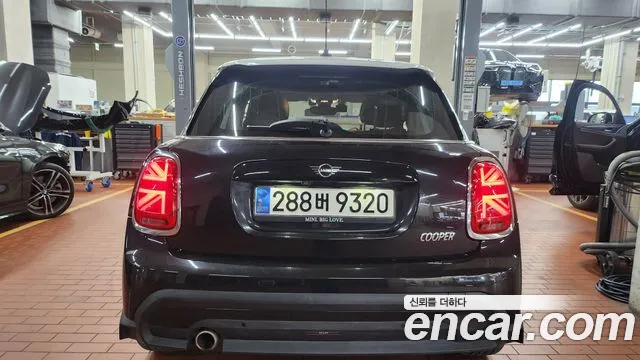 Mini Cooper 2023 Черный из Кореи, фото 3