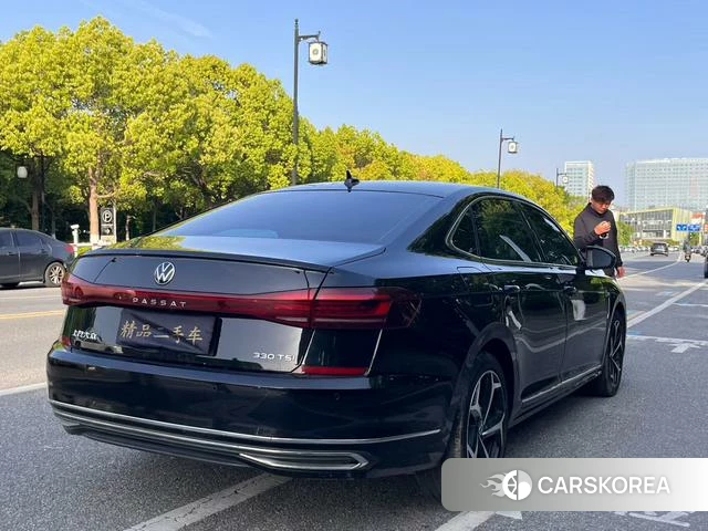 Volkswagen Passat 2023 Черный из Китая, фото 3