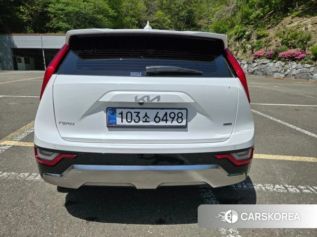 Kia Di Ol Nu Niro 2023 Белый из Кореи, фото 6