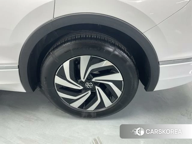 Volkswagen Tiguan L id 4262075 из Китая 13