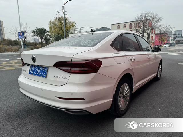 Volkswagen Lavida 2022 Белый из Китая, фото 3