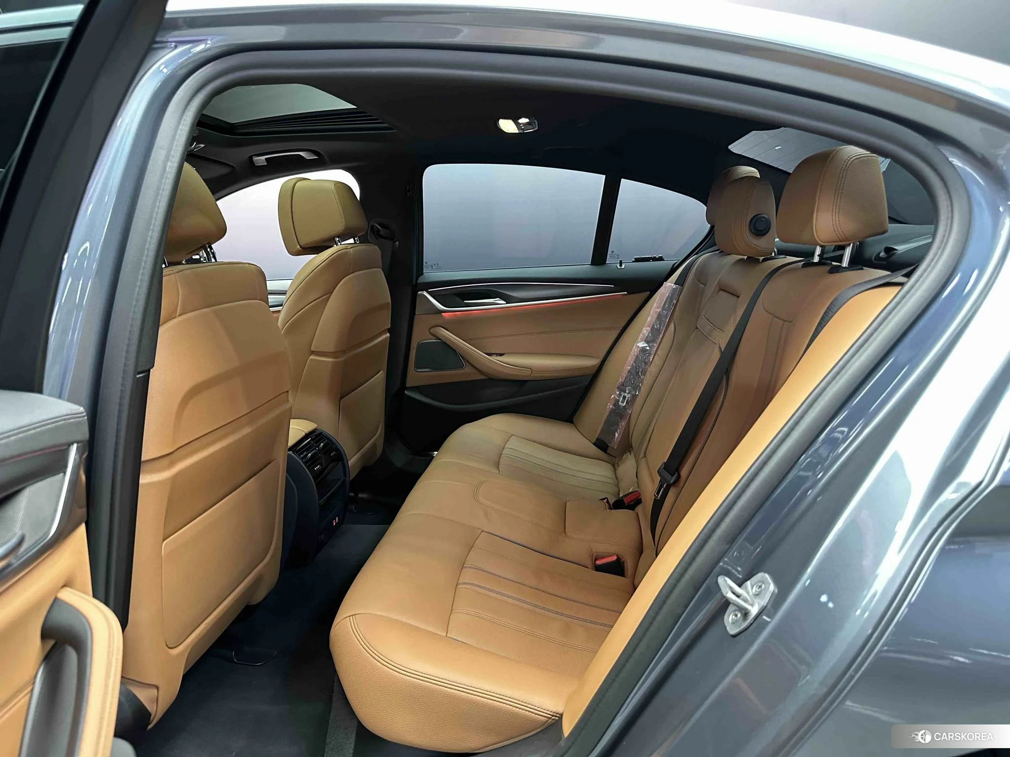 BMW 5 series (imported) 2021 Серебристо-серый из Китая, фото 3