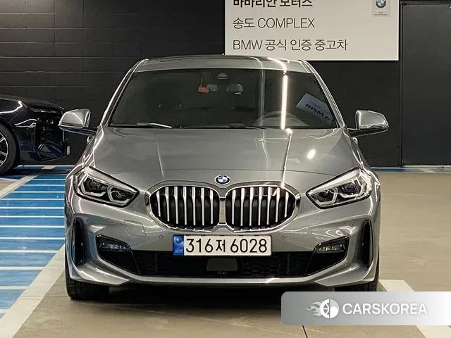 BMW 1 Series (F40) 2022 Серебристо-серый из Кореи, фото 3