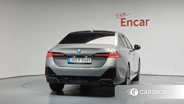 BMW 5 Series (G60) id 4629970 из Кореи 23