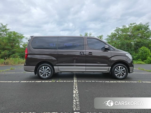 Hyundai The New Grand Starex id 4568796 из Кореи 13