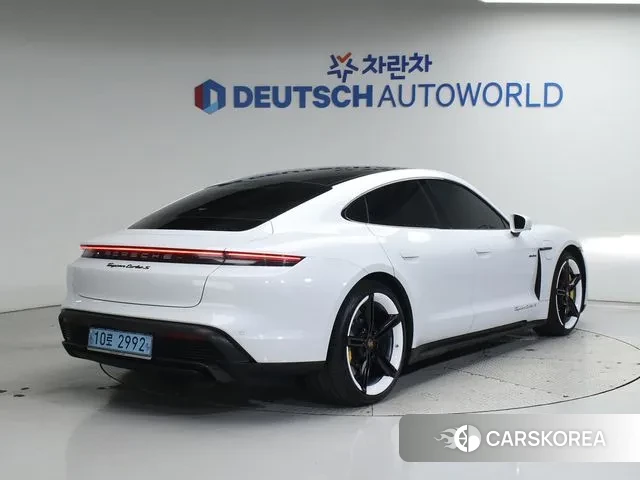 Porsche Taycan id 3433346 из Кореи 13