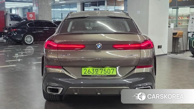BMW X6 (G06) 2026 Песочный из Кореи, фото 3