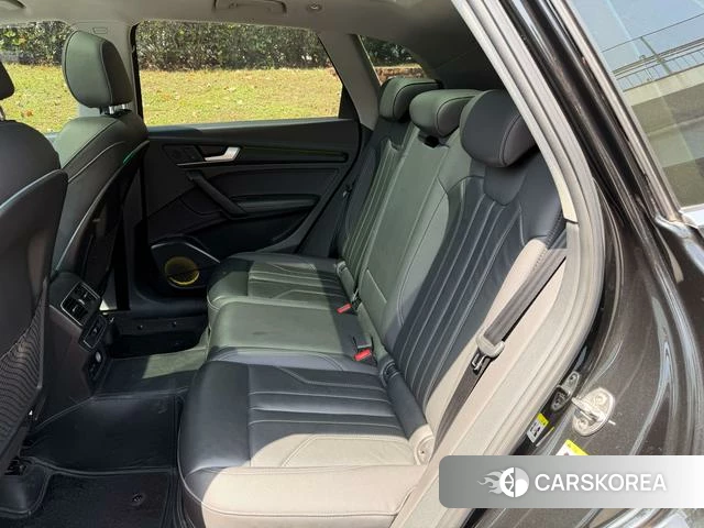 Audi Q5L 2022 Черный из Китая, фото 6