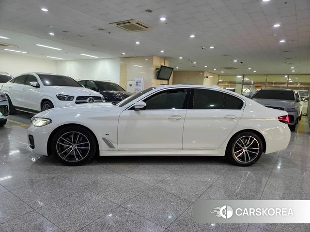 BMW 5 Series (G30) id 3811595 из Кореи 13