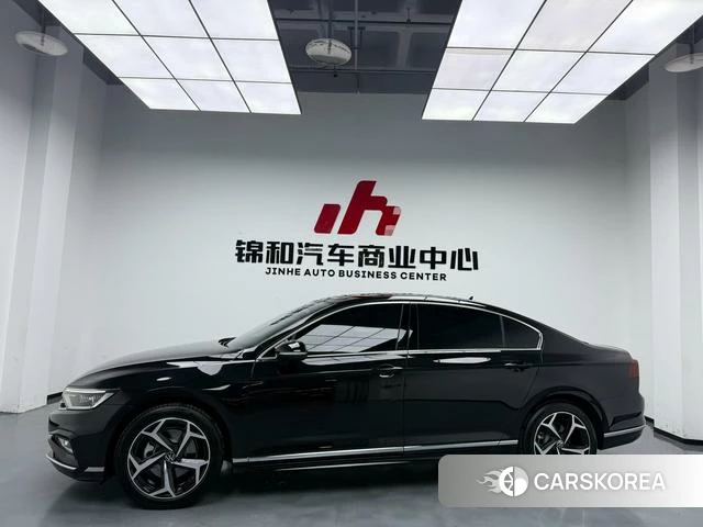Volkswagen Magotan 2025 Черный из Китая, фото 3