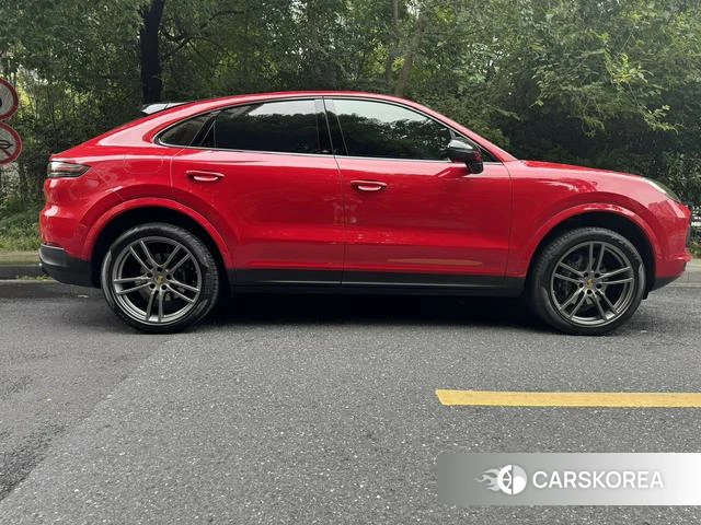 Porsche Cayenne Coupé 2023 Красный из Китая, фото 5