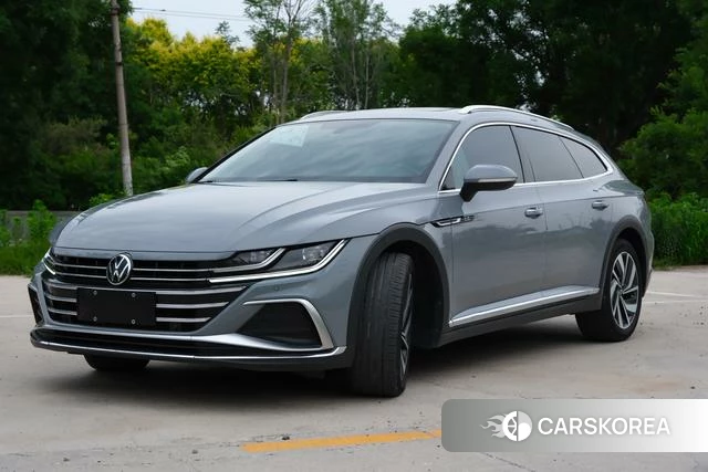 Volkswagen CC 2023 Темно-серый из Китая, фото 6