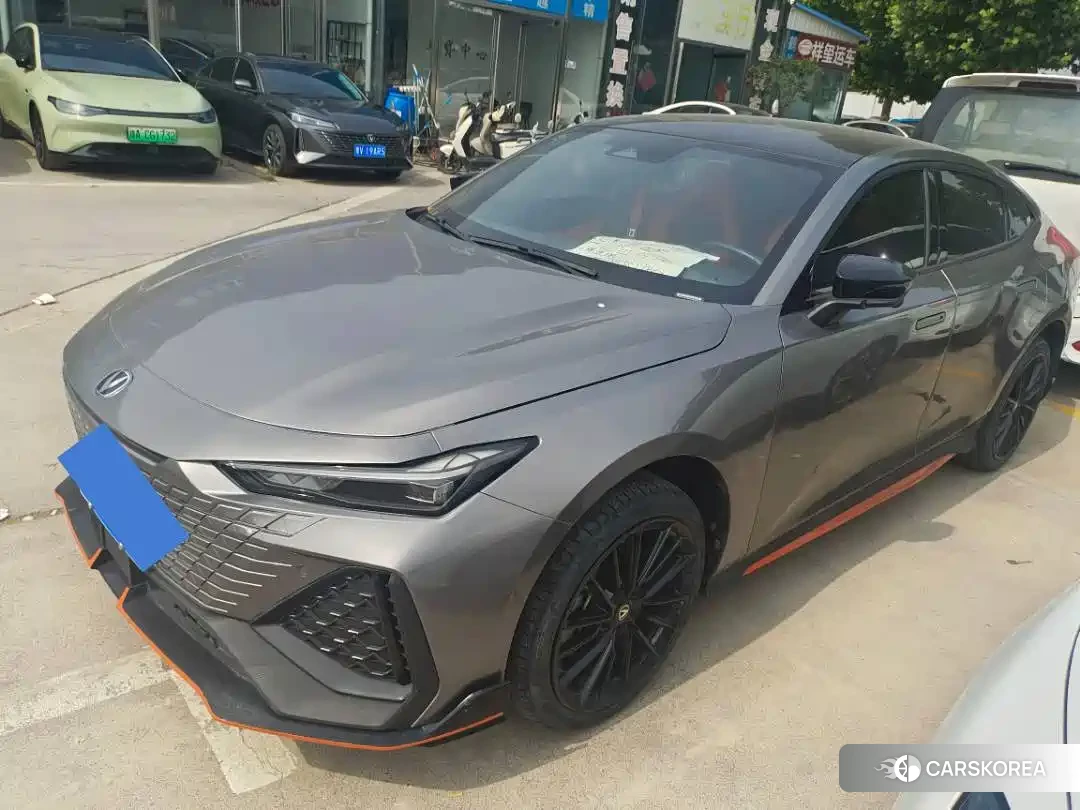 Chang'an UNI-V 2024 Silver/gray из Китая, фото 3