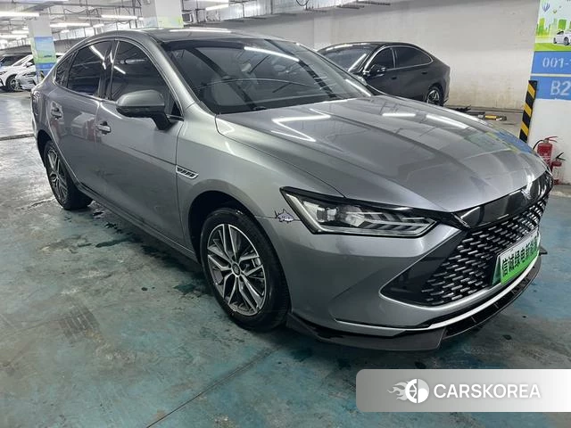 BYD Qin PLUS DM 2023 Серебристо-серый из Китая, фото 3