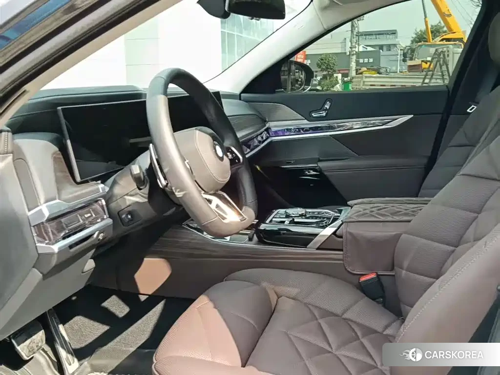 BMW 7 series 2025 Черный из Китая, фото 3