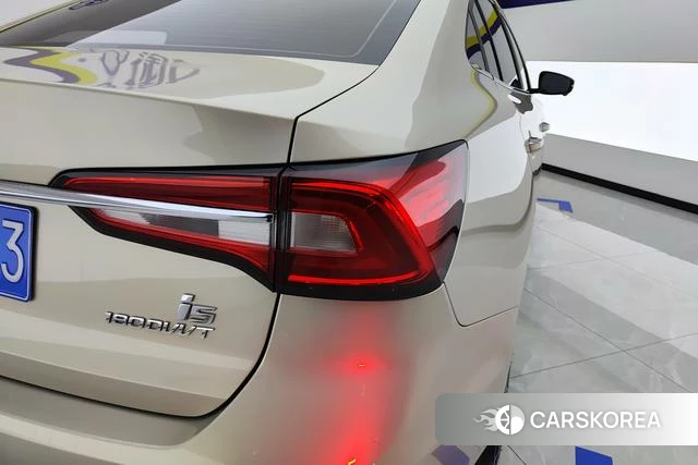 Roewe i5 id 3909143 из Китая 10
