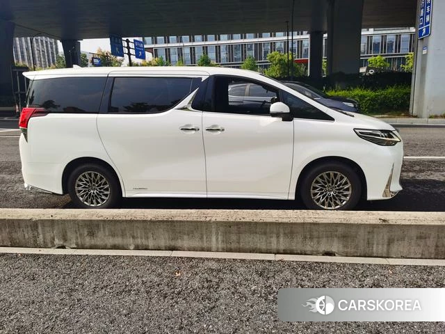 Lexus LM id 4290860 из Китая 15