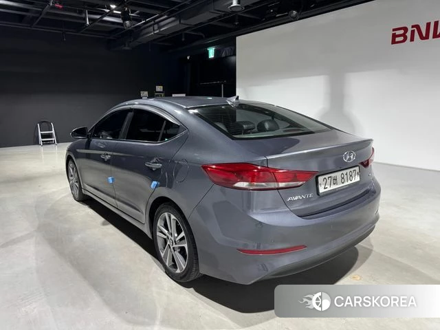 Hyundai Avante AD id 3853799 из Кореи 11