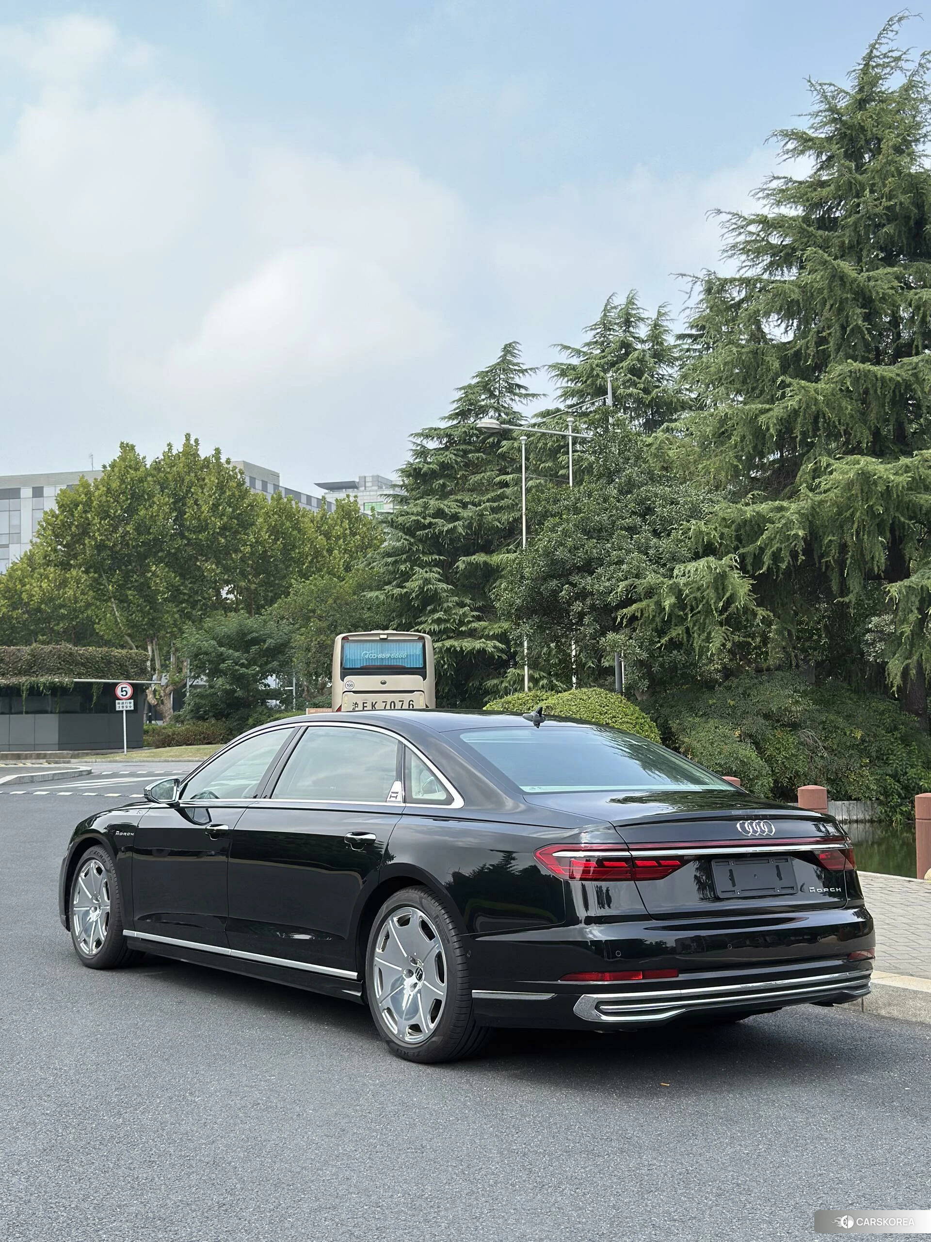Audi A8 id 4510304 из Китая 7