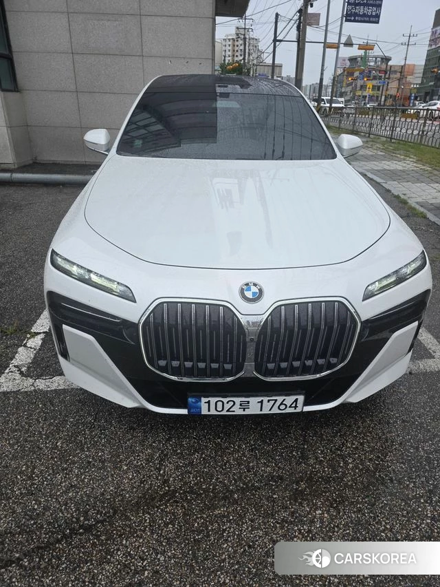 BMW 7 Series (G70) 2023 Белый из Кореи, фото 3