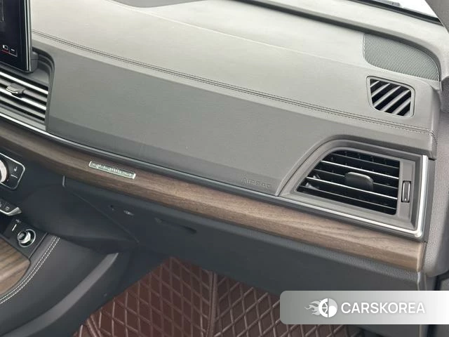 Audi Q5L id 4358969 из Китая 14