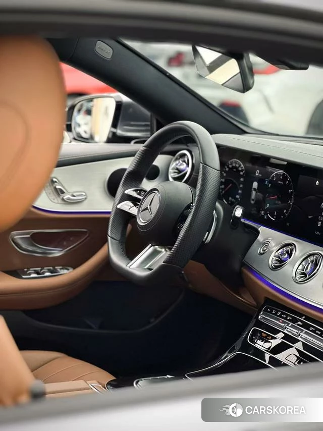 Mercedes-Benz E-class (imported) 2022 Серебристо-серый из Китая, фото 3