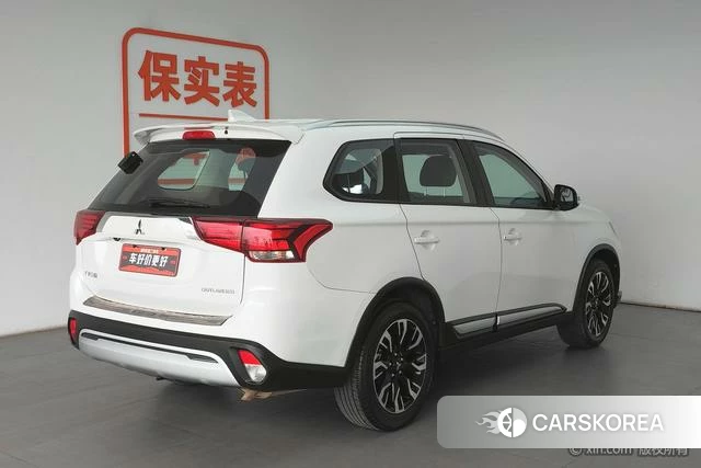 Mitsubishi  Outlander id 4253605 из Китая 17
