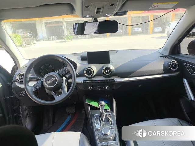 Audi Q2L 2021 Темно-серый из Китая, фото 3