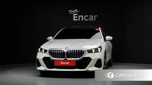 BMW 5 Series (G60) id 4248784 из Кореи 23