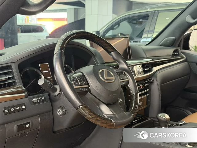 Lexus LX 2023 Серебристо-серый из Китая, фото 6